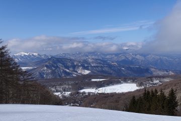 ＜代表より＞提携先の長野県立科町テレワークセンターの責任者とそのご家族でスキーをしました。